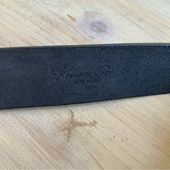 Kenneth Cole, New York,  Genuine Leather Belt, Sz 34 - Picture 2 of 4